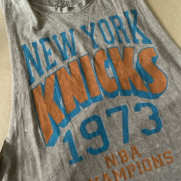 New York Knicks Graphic Tank Top - Picture 8 of 10